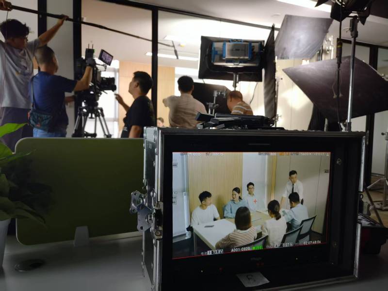武都区TVC拍摄公司：科技产品视觉化大师，诠释未来感与功能美学